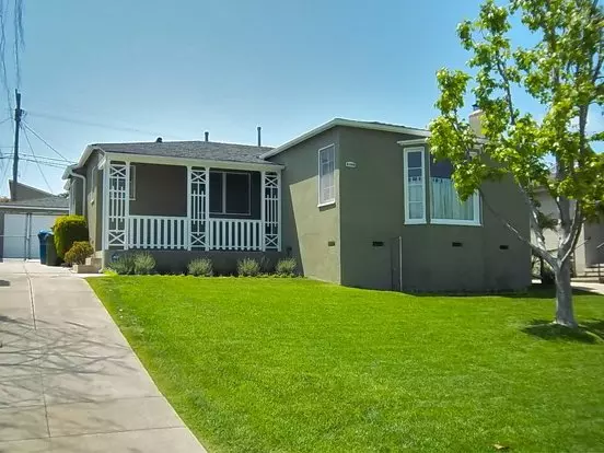 Lovely 4bd 1,5ba Home W/large Backyard Apartment for rent in Los Angeles, CA