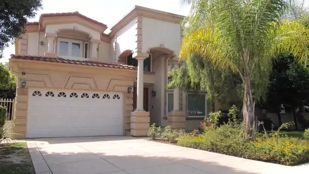 Coming Soon! Lavish Estate Home W/4700sf+central A/c & Large Backyard In Manhattan Beach School District Apartment for rent in Manhattan Beach, CA
