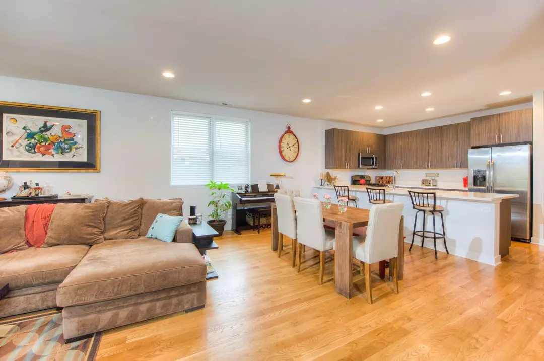 693 N Peoria St Apartment for rent in Chicago, IL