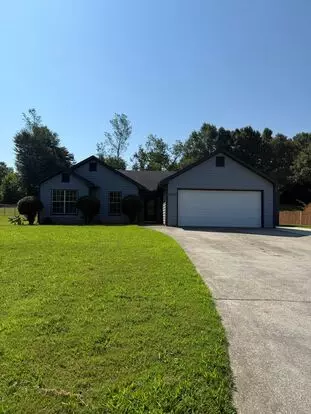 3 Bedroom 2 Bathroom Ranch Home Apartment for rent in Oakwood, GA