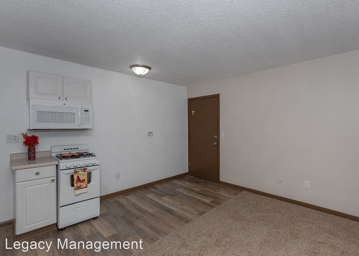 Candlelight Court Apartments 3540 N Main St Davenport, IA