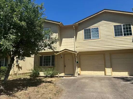 Freshly Updated 3 Bedroom 2 Bathroom Duplex With Garage! Apartment for rent in Eugene, OR