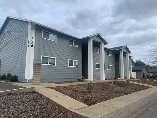 1000 & 1030 Del Sol Place Apartment for rent in Redding, CA