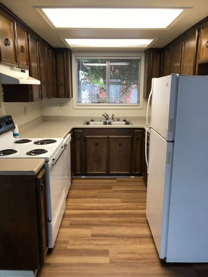 1106 Layton Rd Apartment for rent in Redding, CA