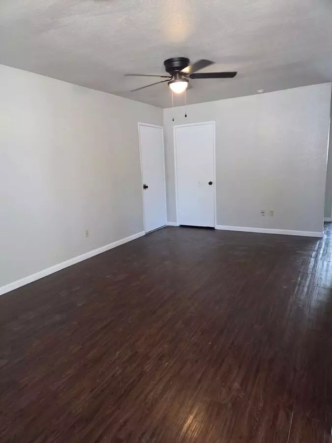 2 Bed/1 Bath Single Level Triplex House for rent in Redding, CA