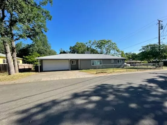 Family Home In The Enterprise Area Is Waiting For You! Apartment for rent in Redding, CA