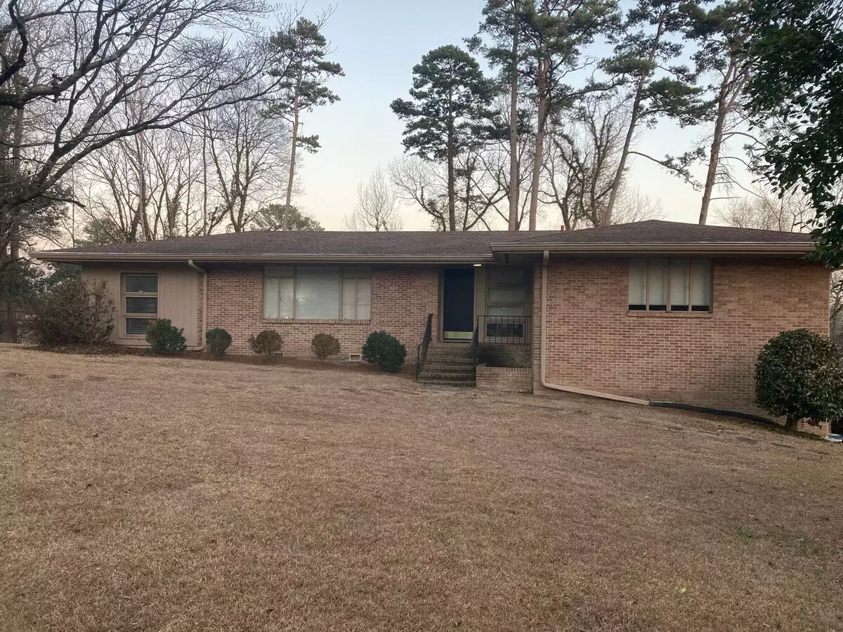 Three Bedroom Two Bath Home In Hoover Right Off Alford Avenue House for rent in Hoover, AL