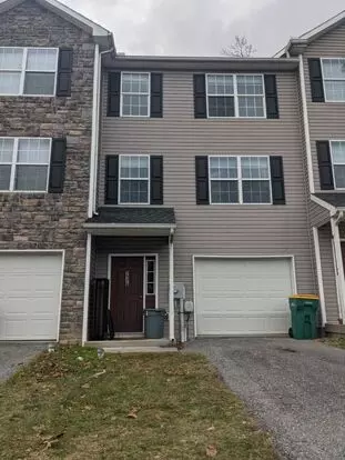 3 Bedroom Townhouse For Rent In Waynesboro! Apartment for rent in Waynesboro, PA