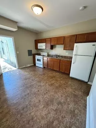 1927 60th St Apartment for rent in Kenosha, WI 1927 60th St Apartment for rent in Kenosha, WI