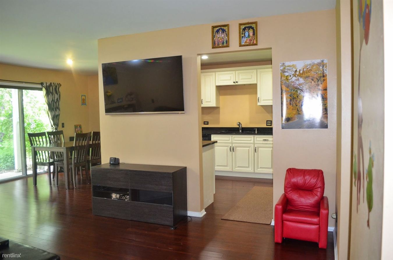 Lexington Commons Apartments Wheeling, IL Rentable