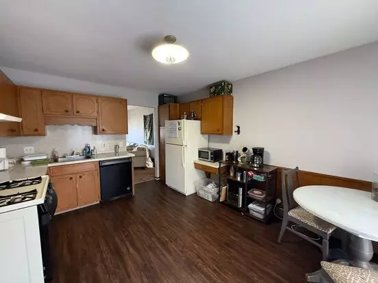 2 Bedroom/ 1 Bath - Upstairs Apartment Apartment for rent in Grand Rapids, MI