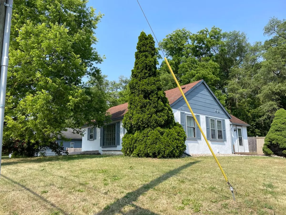 For Rent! Refreshed 2 Bed/1 Bath Home In Comstock Park! Ideal Location. House for rent in Comstock Park, MI