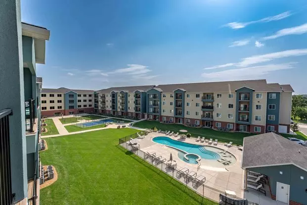 Crescent Falls Apartment for rent in Joplin, MO Crescent Falls Apartment for rent in Joplin, MO