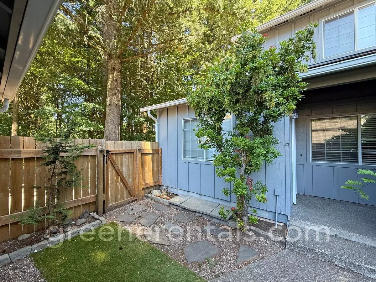 Quaint 2br 1.5ba Condo In The Vineyards Apartment for rent in Olympia, WA