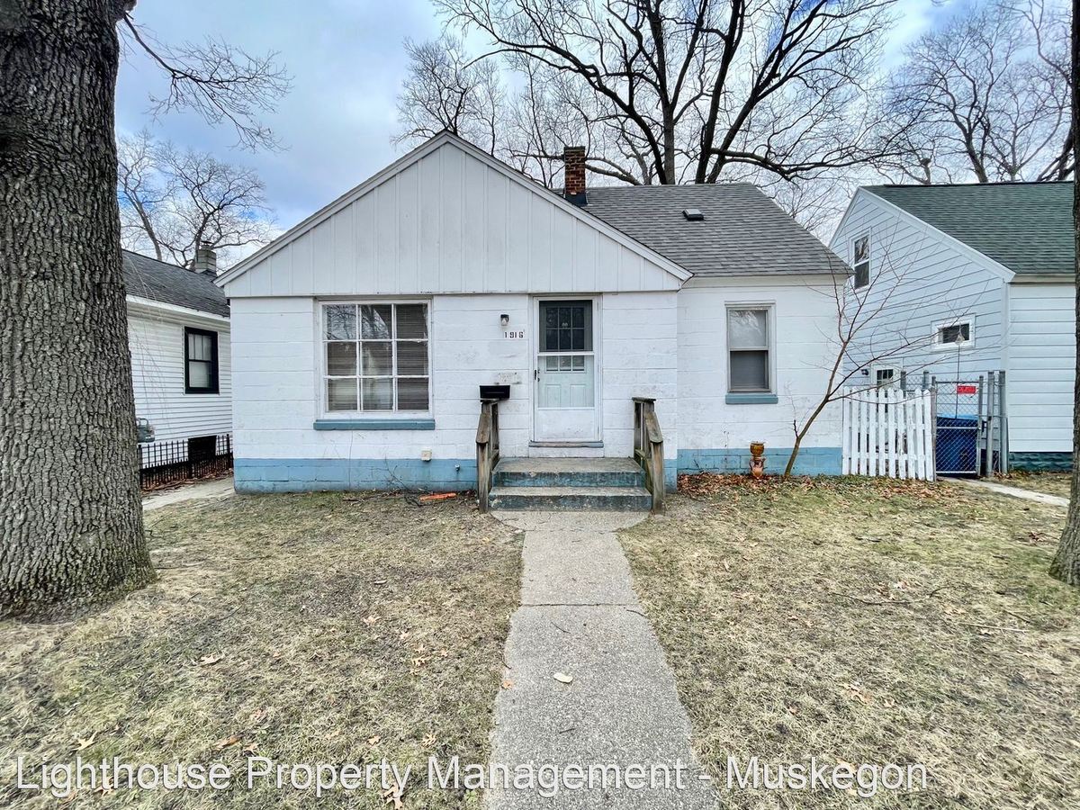 1916 Ray St Muskegon, MI House for Rent Rentable