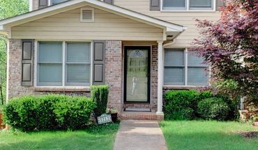 2 of 19 5212 Falling Creek Ln Townhouse for rent in Birmingham, AL