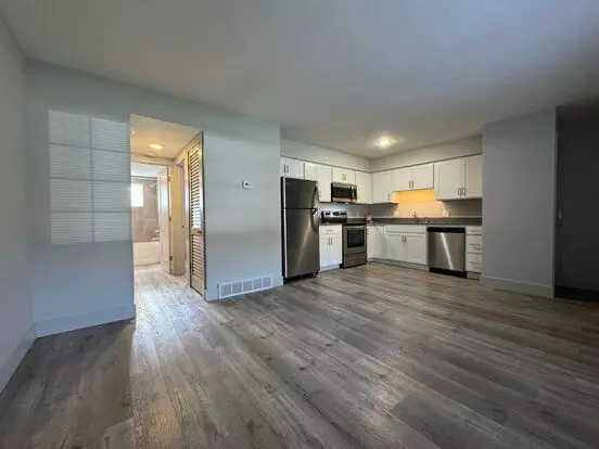 709 S 35th Apartment for rent in Omaha, NE