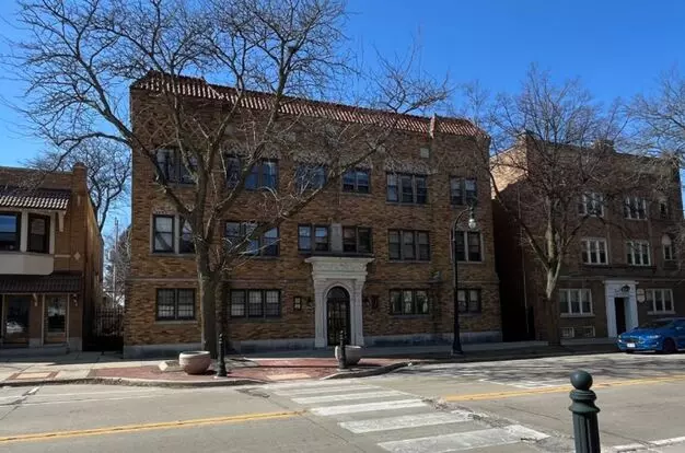 4455 N Oakland Ave Apartment for rent in Shorewood, WI
