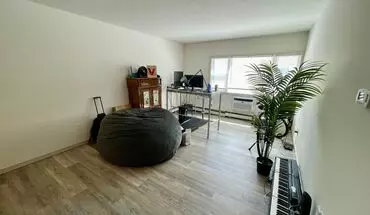 4 of 90 2867 S Kinnickinnic Apartment for rent in Milwaukee, WI
