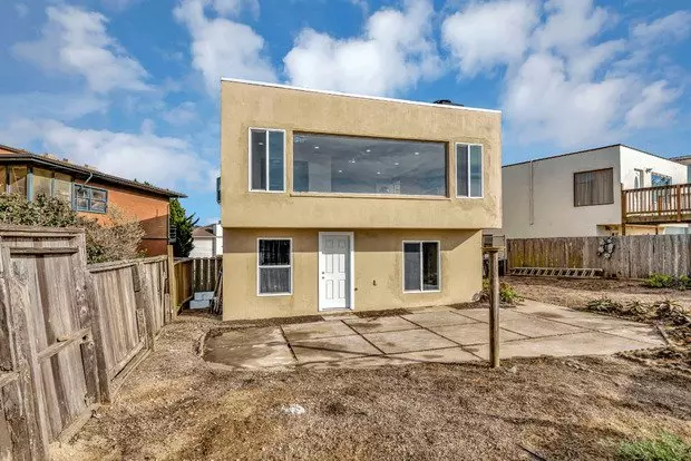 Lower Floor Of Fantastic Coastal California Dream! 2 Bed/1 Bath Home - Daly City Apartment for rent in Daly City, CA