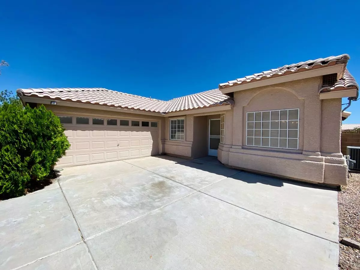 Spacious Single Story 3 Bed 2 Bath Home With Renovated Kitchen, Two Way Fireplace From Family Room To Formal Living Room, Large Covered Patio With Low Maintenance Desert Landscaping. Located On A Cul De Sac Street! House for rent in Las Vegas, NV