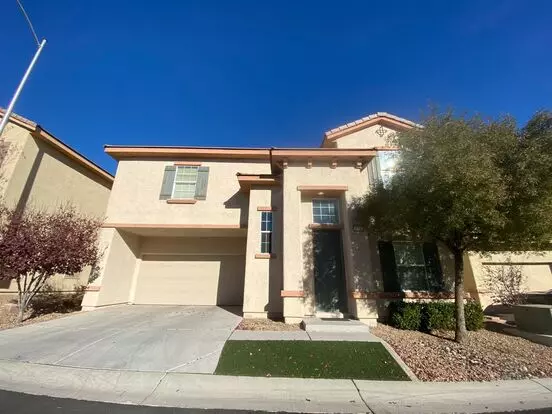 Beautiful Home With 4bd 2.5 Ba. Hardwood Floors. Great Location Near Las Vegas Premium Outlets And Town Square, 5 Minutes Away From I-15 Freeway, 2 Minutes Away From 215 Freeway. Apartment for rent in Las Vegas, NV