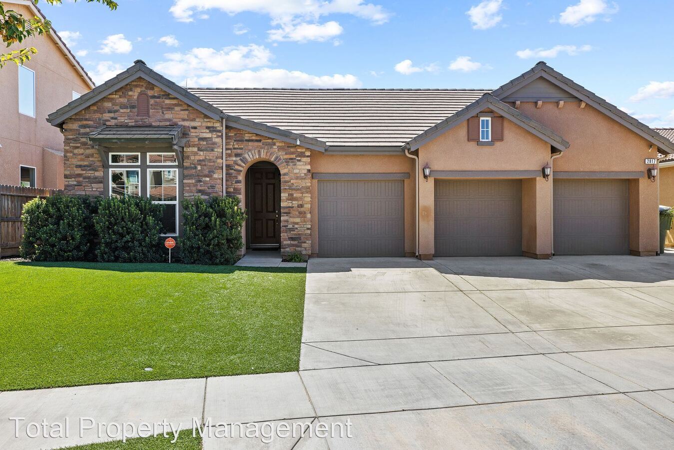 2817 W Stewart Ave Visalia, CA House for Rent Rentable