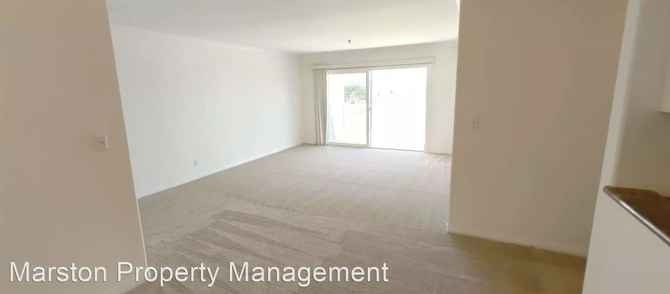 4015 Crown Point Dr Unit P6 House for rent in San Diego, CA