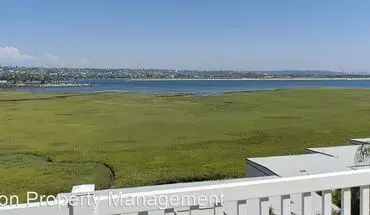 3 of 24 4015 Crown Point Dr Unit P6 House for rent in San Diego, CA