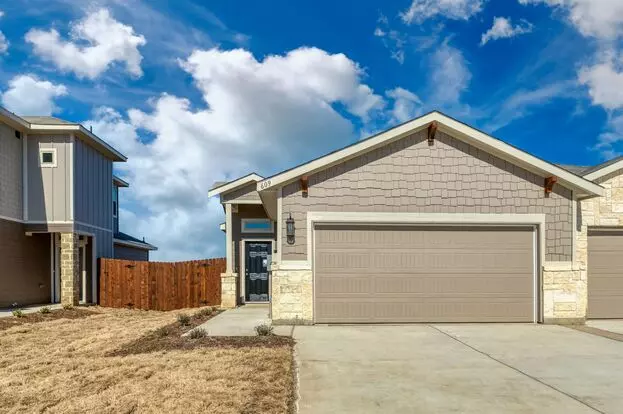 Gorgeous 3 Bedroom Duplex Located In Midlothian Isd! Apartment for rent in Venus, TX Gorgeous 3 Bedroom Duplex Located In Midlothian Isd! Apartment for rent in Venus, TX