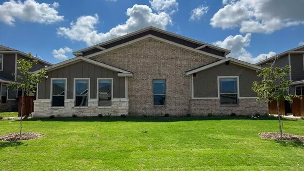 Available Now! Gorgeous 2 Bedroom Four Plex Located In Midlothian Isd! Apartment for rent in Venus, TX