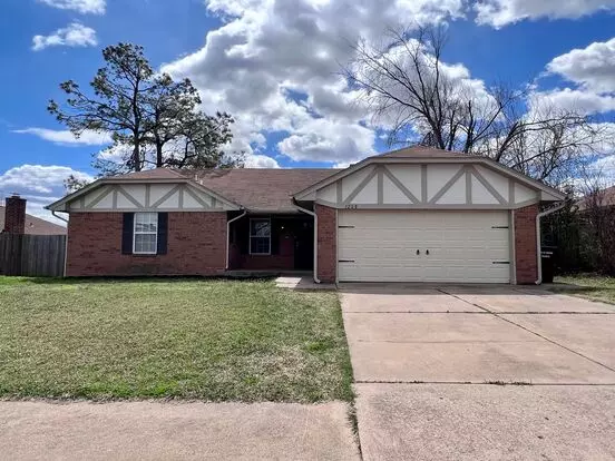 Great Home In Moore! Apartment for rent in Moore, OK