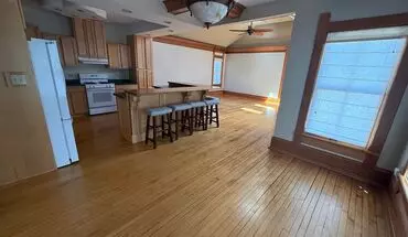 4 of 26 Rare Find In Brewer’s Hill – Bright, Character-filled 3br Upper + $500 Move-in Credit! House for rent in Milwaukee, WI