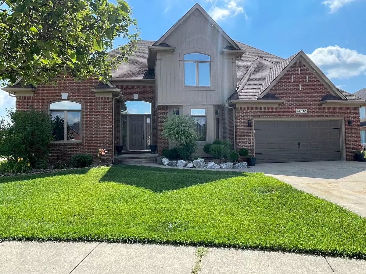 Clinton Twp Home-4-bedroom, 2.5 Baths, Laundry Room, 2-car Att Garage House for rent in Clinton Township, MI