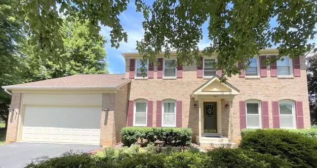 Leesburg Country Club 4 Bed 3.5 Bath Sfh For Rent! Apartment for rent in Leesburg, VA