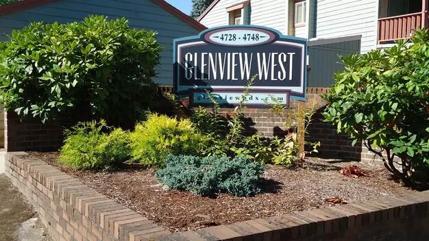 4728-4748 Sw Luradel Apartment for rent in Portland, OR