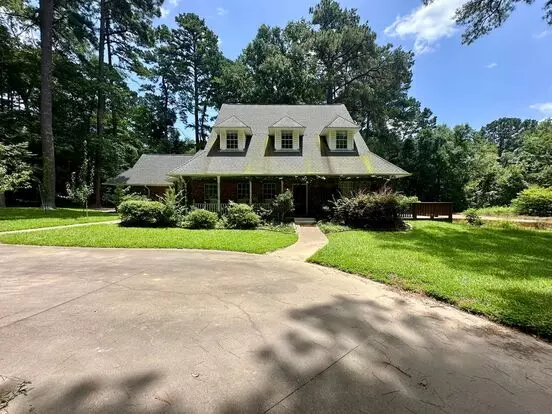 Tour Today! Spacious Country Retreat On 6+ Acres With Mil Suite And Pond! Apartment for rent in Flint, TX