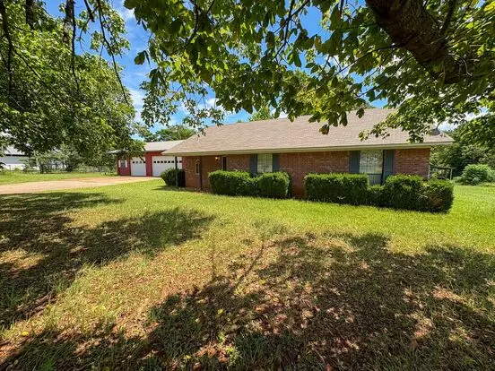 811 S Houston Apartment for rent in Bullard, TX