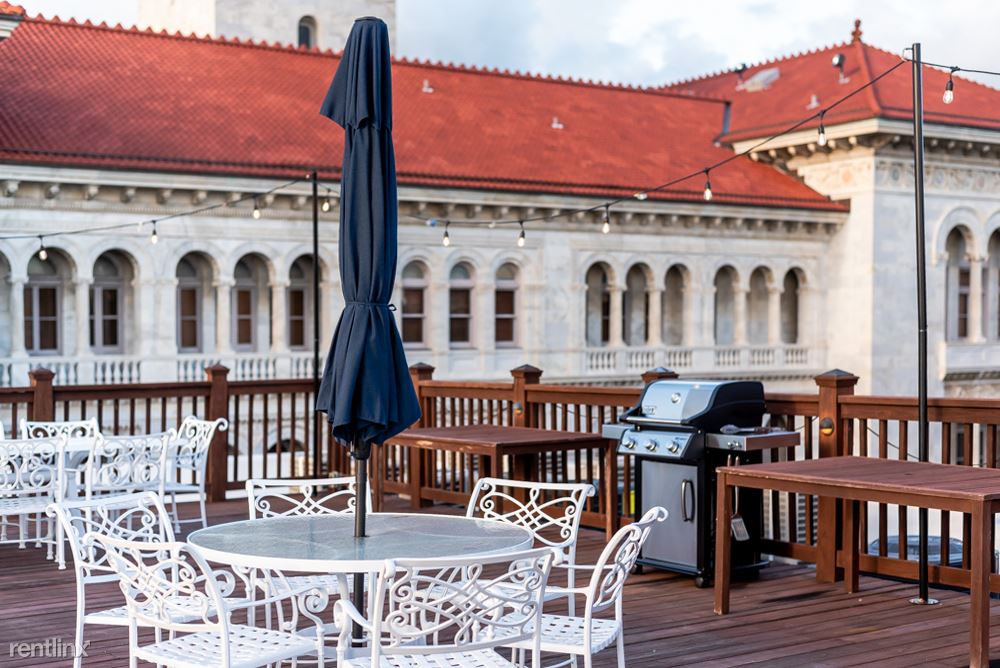 Whitaker Street Collection Apartments Savannah, GA Rentable