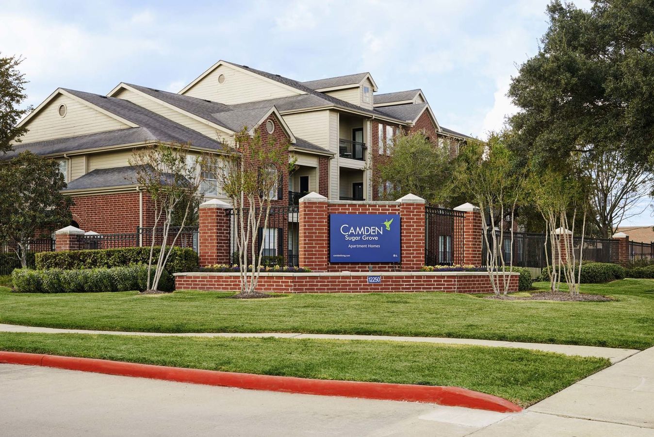 Camden Sugar Grove Apartments Stafford, TX