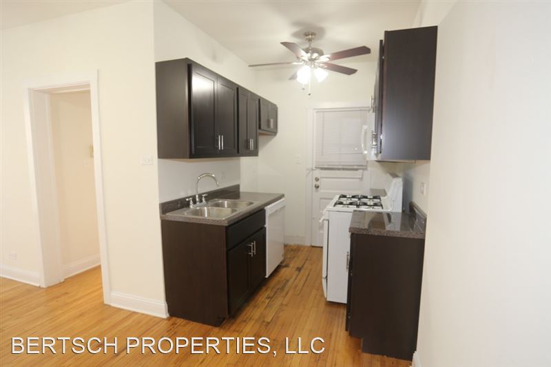 Ainslie Apartment for rent in Chicago, IL