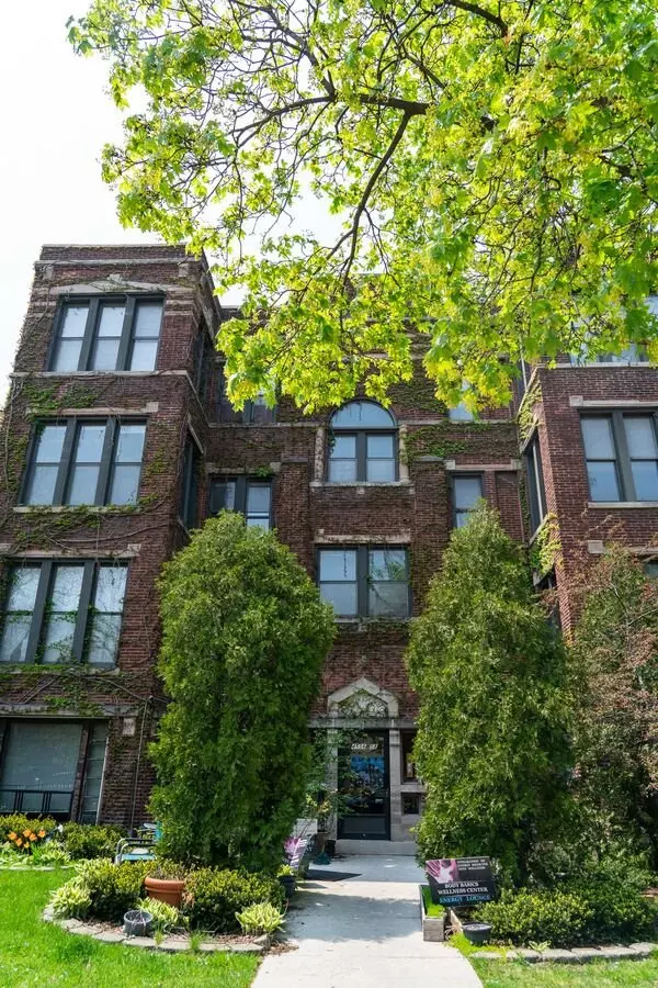 4556-4558 N. Dover St 1401-1411 W. Wilson Ave Apartment for rent in Chicago, IL