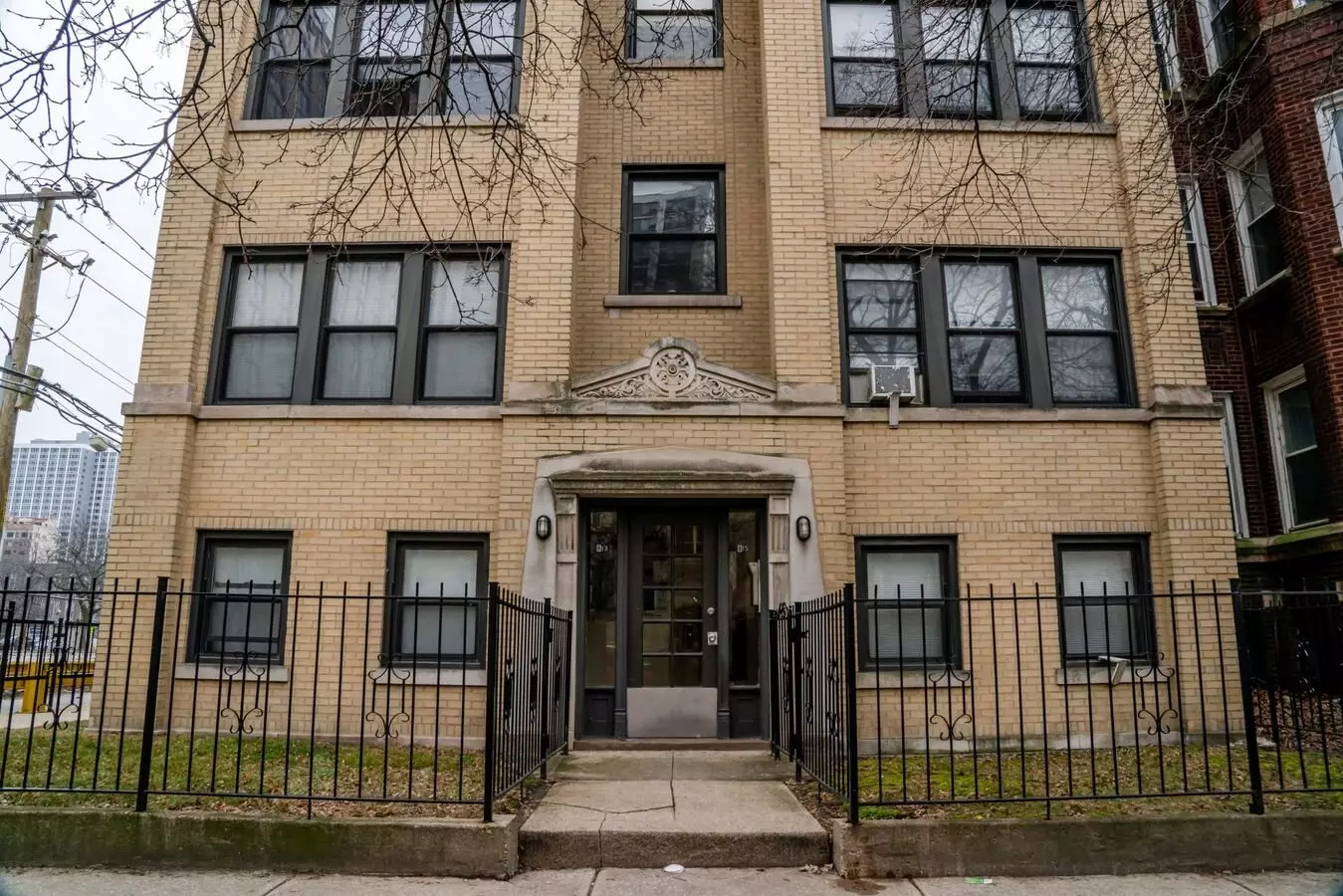 2 of 2 Sunnyside Studios Apartment for rent in Chicago, IL