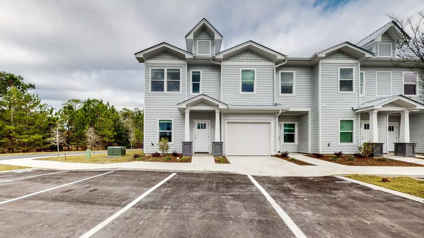 End Unit! Washer/dryer Included! Beautiful 3 Bedroom Townhome (larger Floorpan) With Screened-in Porch House for rent in Freeport, FL