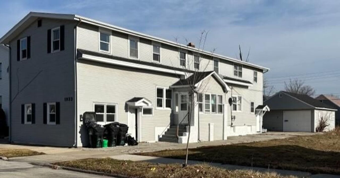 1933 Case Ave (3 Unit) Apartments - 1933 Case Ave Racine, WI