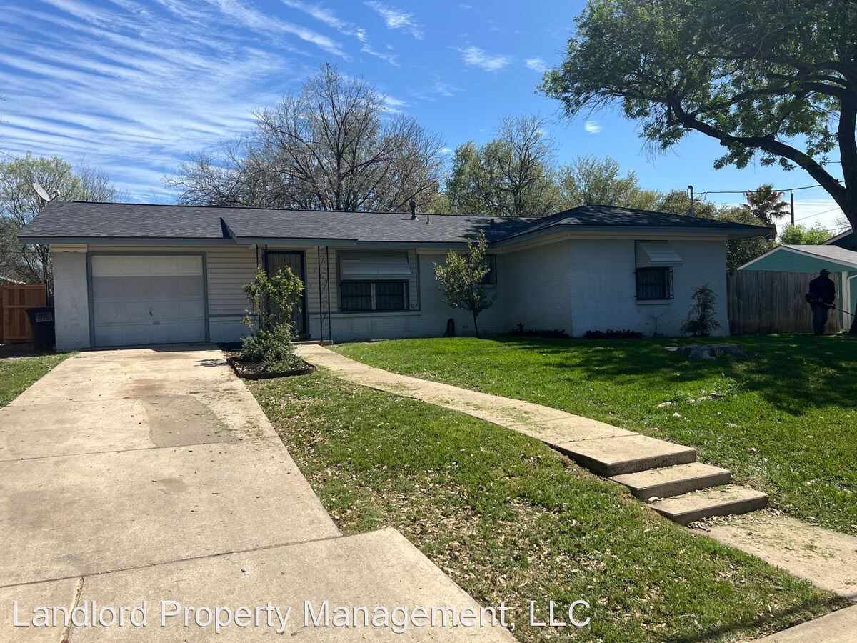 106 Oakwood San Antonio, TX House for Rent Rentable