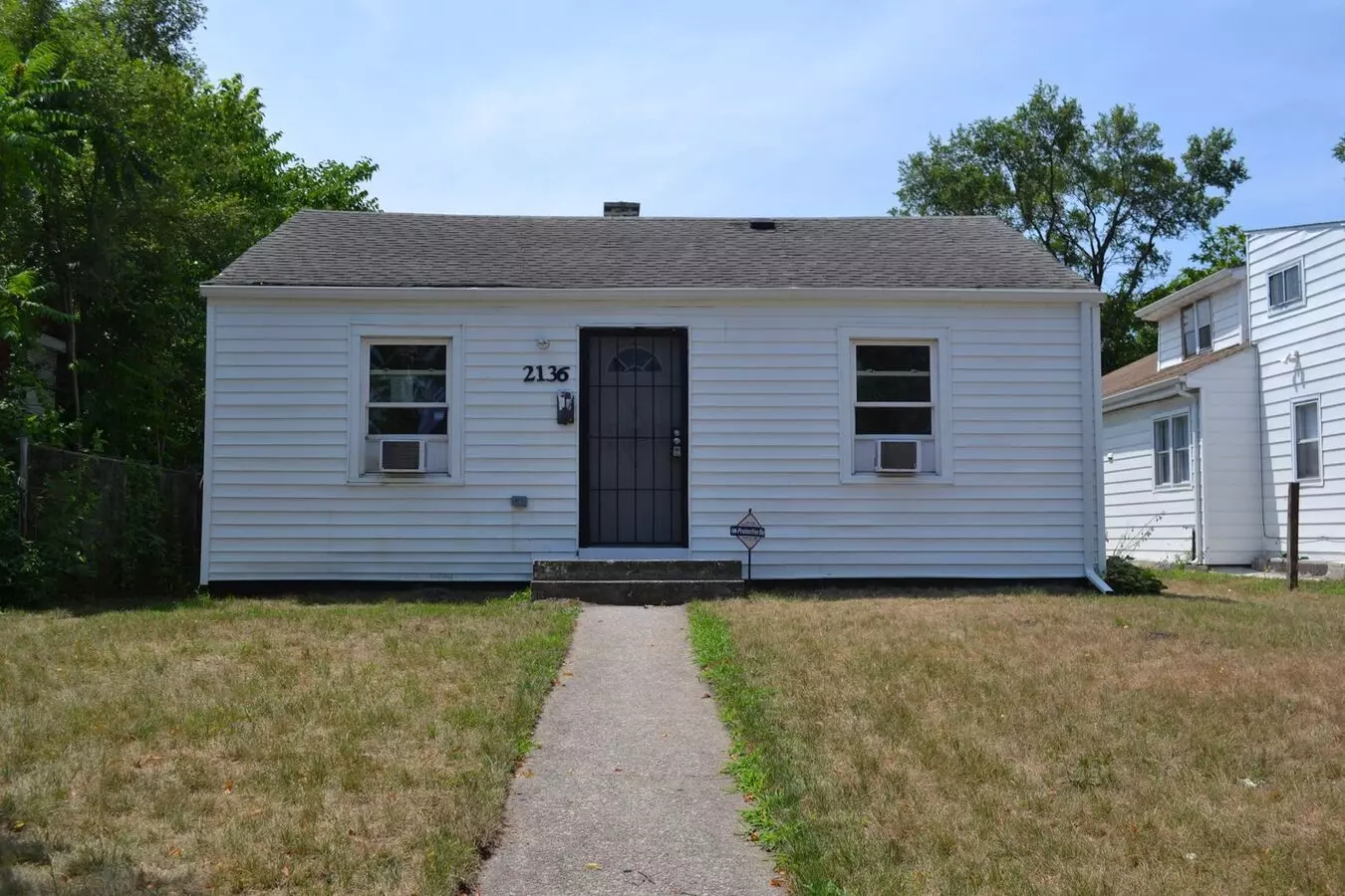 2 Bedroom Ranch W/ Garage House for rent in Gary, IN