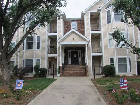 2 Bed, 2 Bath Condo - Desirable Location - Golf Course View Apartment for rent in Charlotte, NC