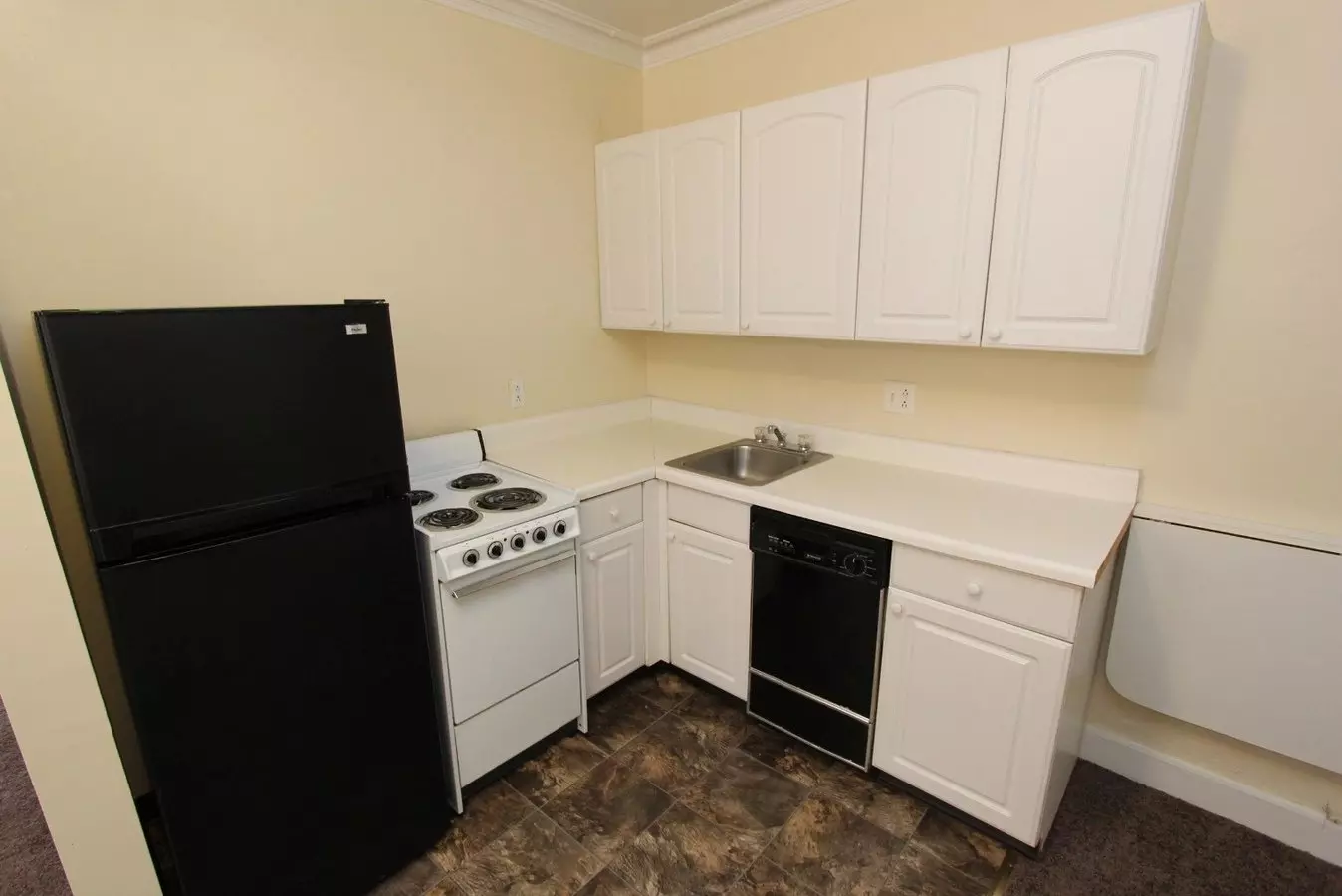 Hobart Square Apartment for rent in Pittsburgh, PA
