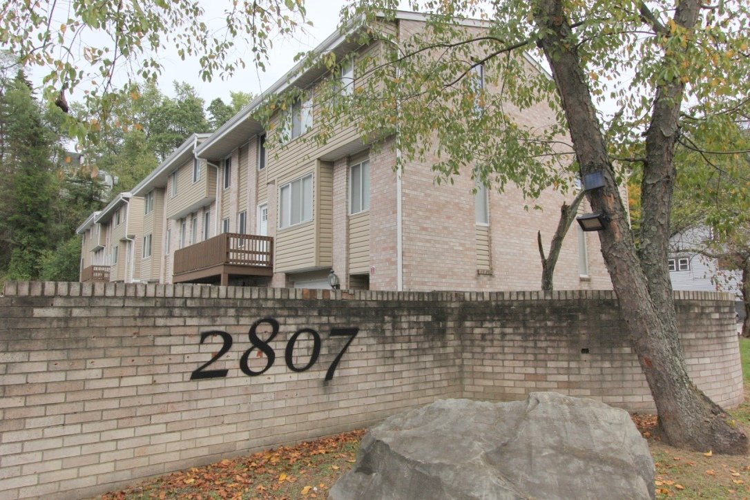 Lincoln Way Townhouse Apartments White Oak, PA Rentable